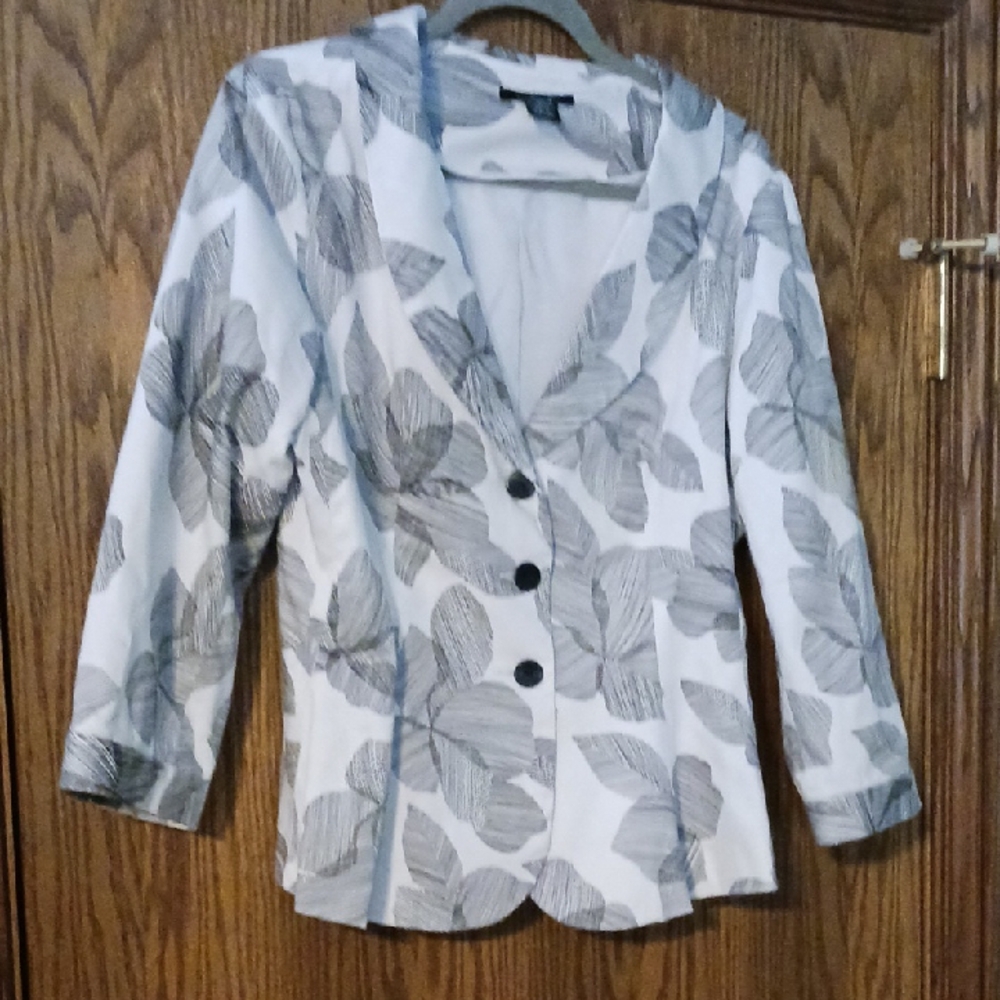 Women's Light Lined 3 Button 3/4 Sleeve Blazer Jacket